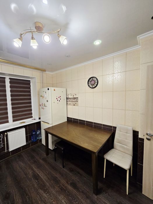 Сдам шикарную 4к квартиру на Лазурном. Автономное газовое отопление