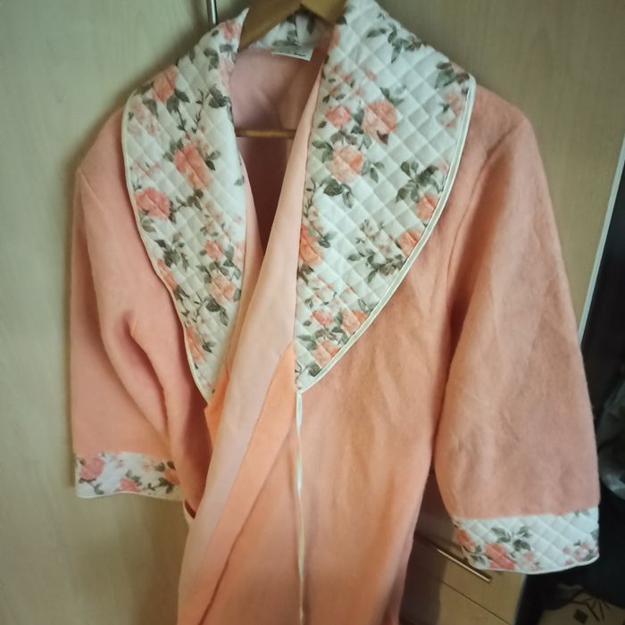 теплий халат, розмір М , та інші