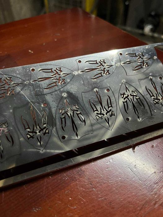 Лазерная резка железа / металла • Для бизнеса