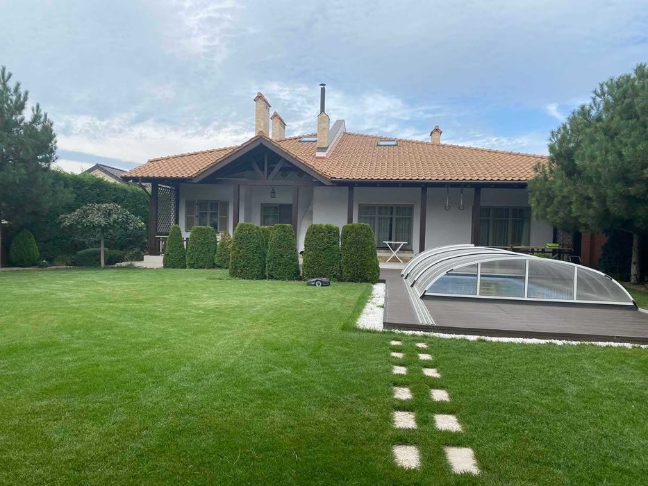 Качественный одноэтажный дом в Совиньоне