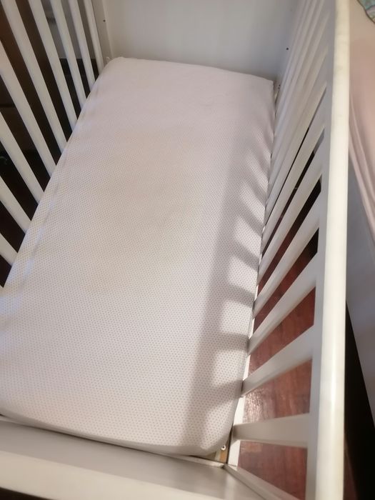 Berço IKEA com colchão
