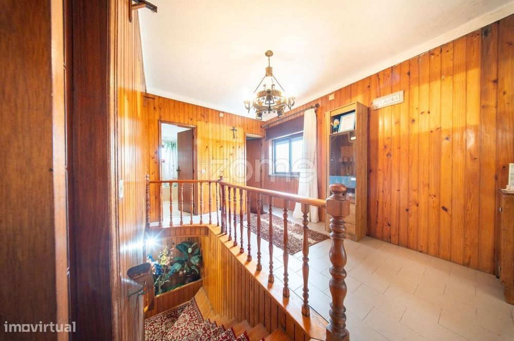 Moradia T4 com amplas áreas e elevado potencial em Mancelos