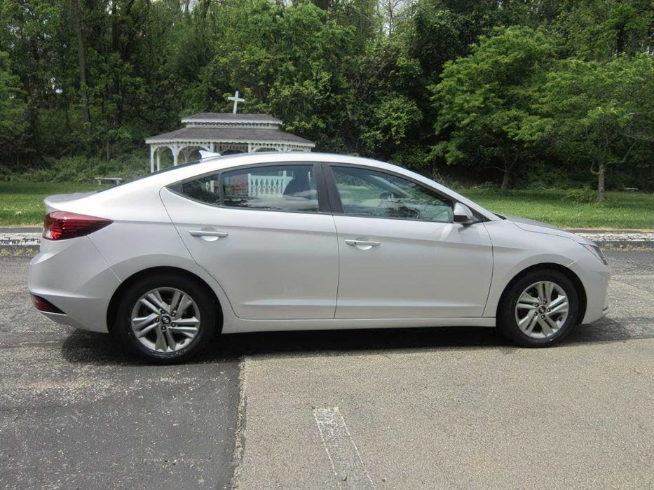 Hyundai Elantra Limited      2019