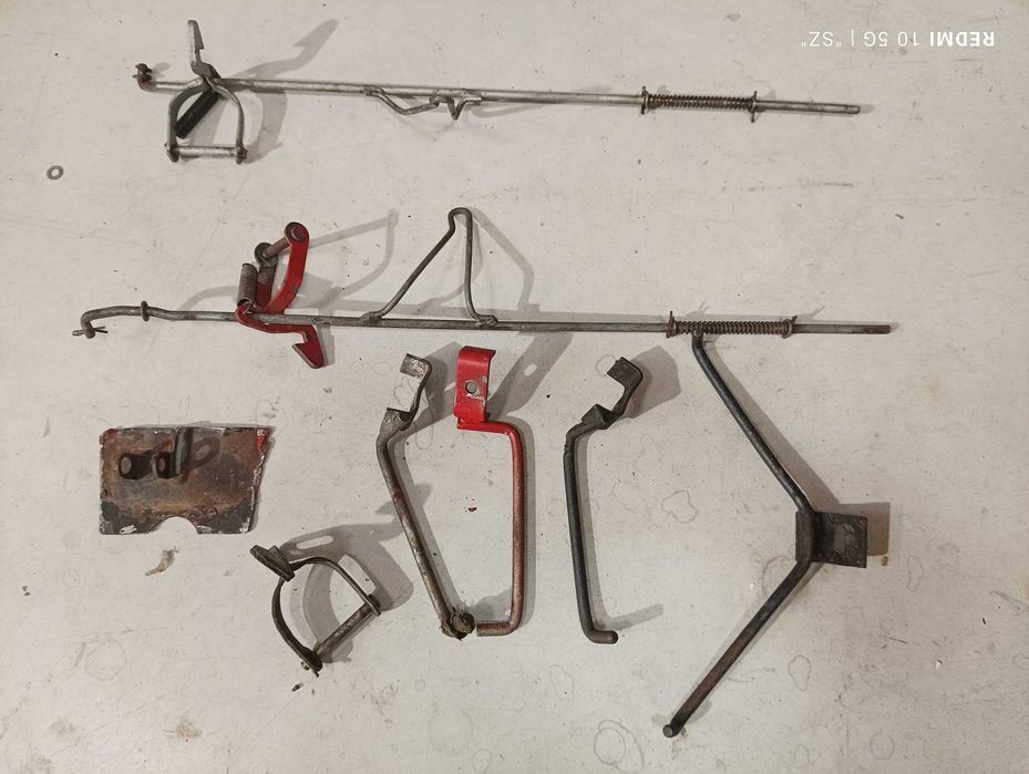 SHL M17 Gazela - części - mechanizm otwierania siedzenia + inne.