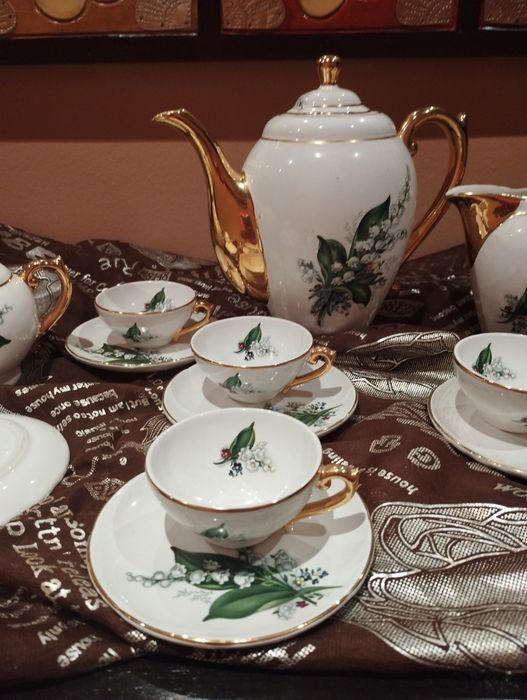 Conjunto de café de porcelana Louçarte  fina e delicada