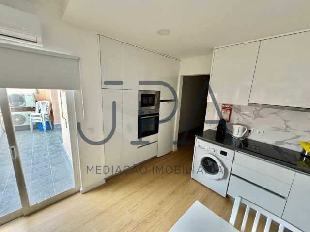 AF-T2-15 Com parqueamento e piscina Monte Gordo