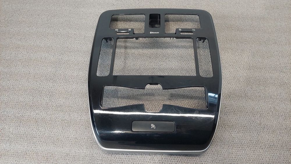 Moldura da consola central / rádio / aro NISSAN Leaf EV (ZE0)