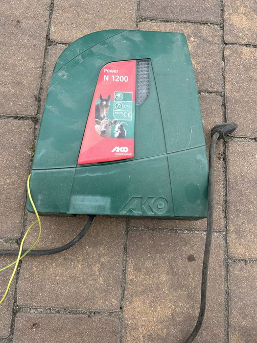 Sprzedam pastuch, elektryzator sieciowy