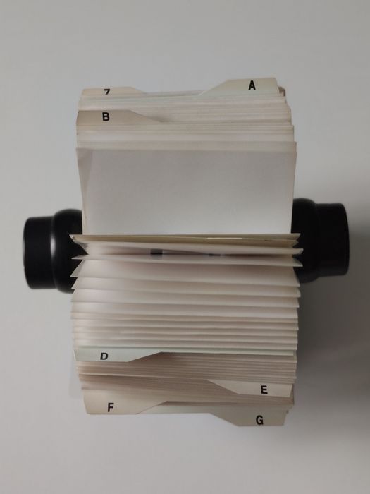 Wizytownik obrotowy.