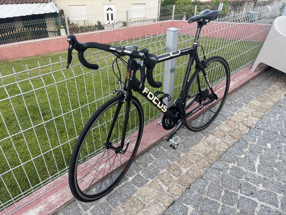 Bicicleta corrida focus full carbono