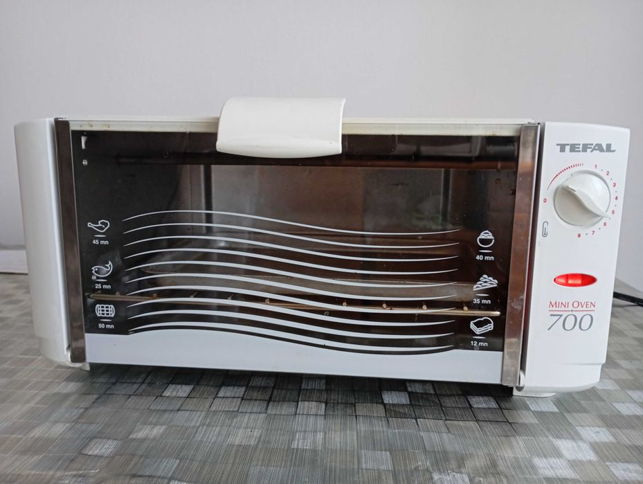 Sprzedam piekarnik elektryczny w dobrym stanie. Tel. 730.221,69.0