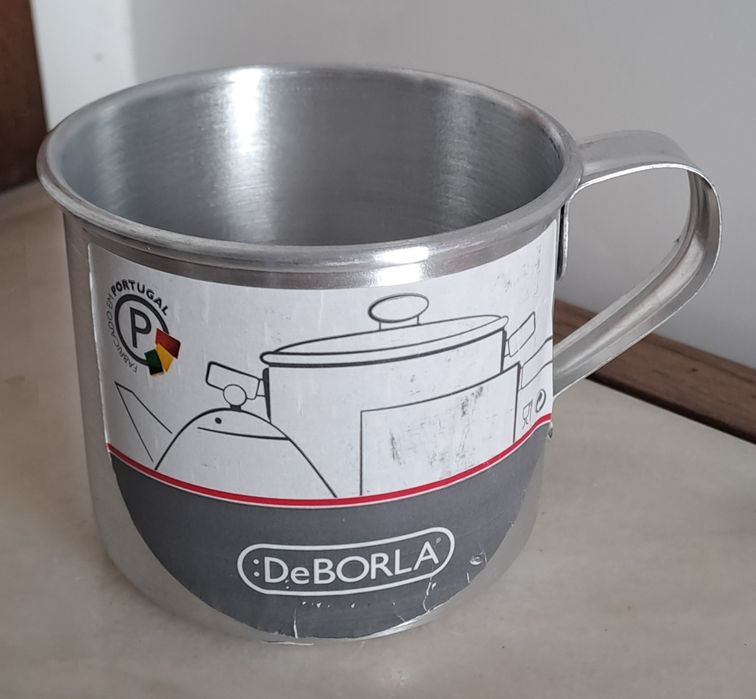 Caneca de aluminio nova