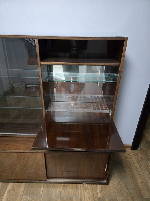 Komoda z nadstawką z czasów PRL