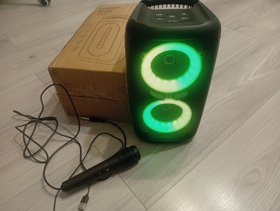 Przenośny bezprzewodowy głośnik z mikrofonem