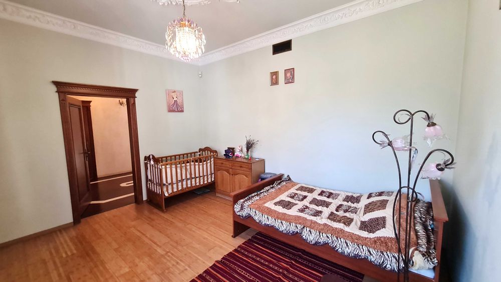 Будинок у Львові р-н вул. Стрийської Преміум Класу для Представництва