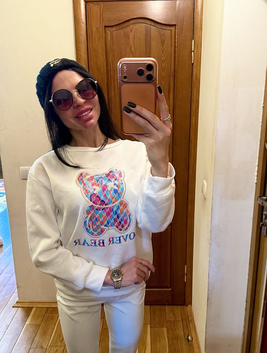 Светр жіночий білий