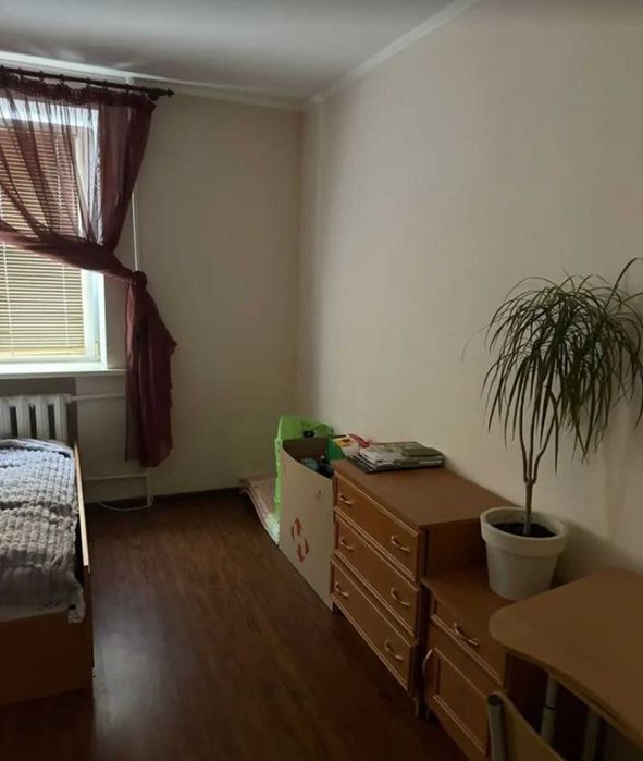 Продаж 2-кімнатної квратири в спокійному районі, техніка меблі ремонт.