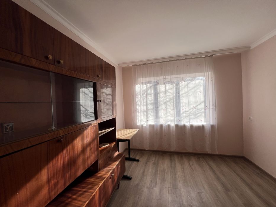 Продаж 4-х кімнатноі к  в Росвигові