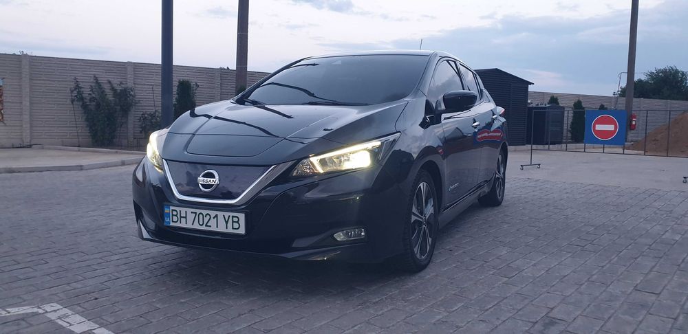 Продам Nissan Leaf