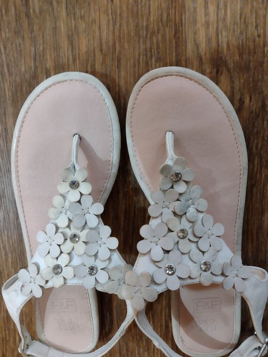 Босоніжки для дівчинки