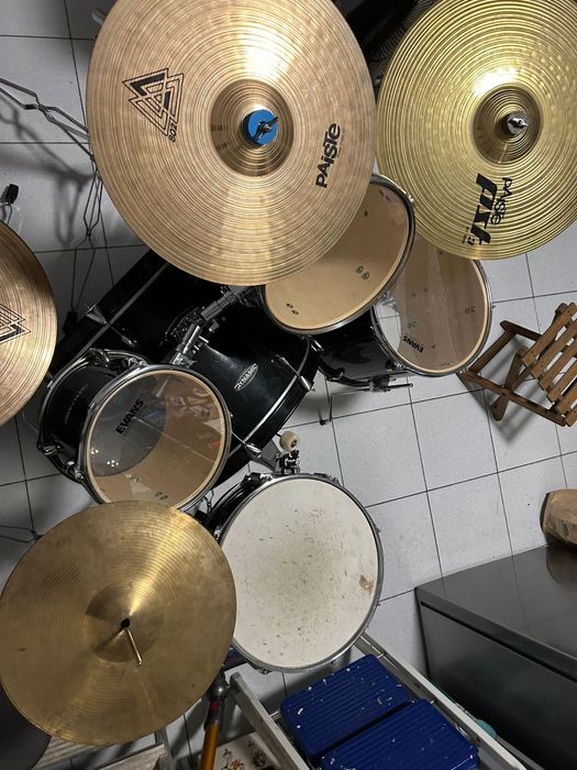 Perkusja akustyczna + talerze Paiste