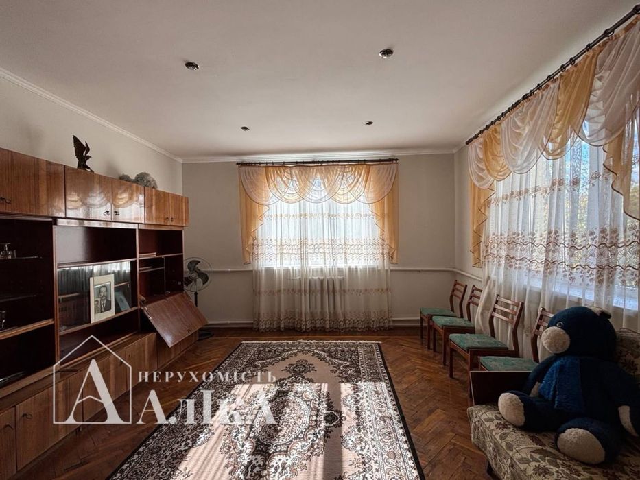 Продам будинок біля міста