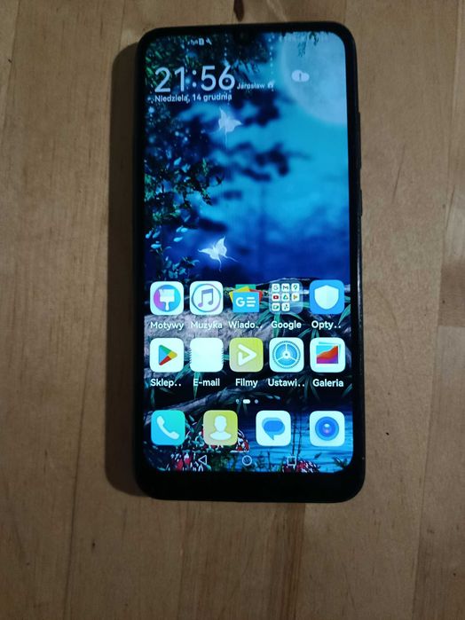 Smartfon Huawei P smart 2019 z pokrowcem  ładowarką
