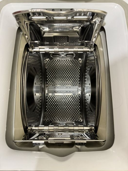 Стиральная машина Ariston AVTL 83