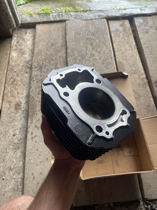 Продам поршньову на Geon X-Line 250 2024