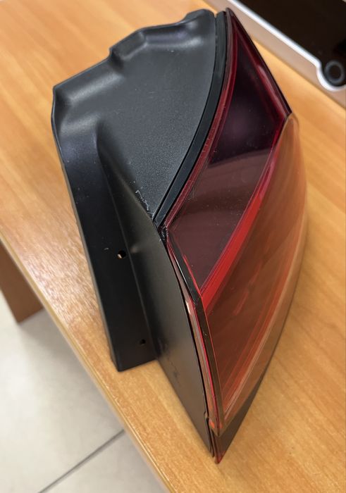 Фонарь задній правий golf 7 рест