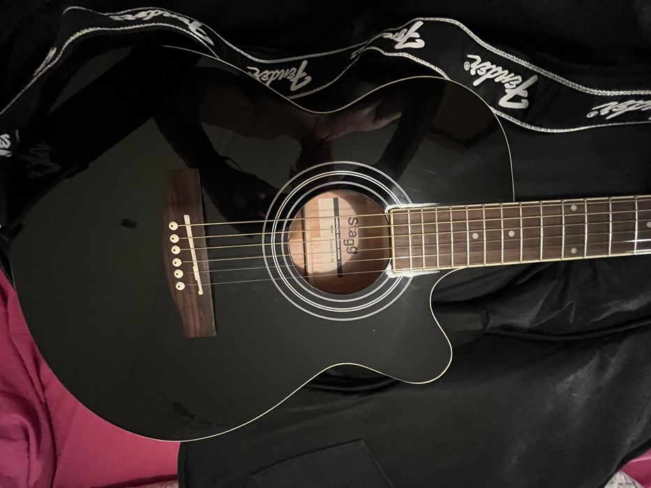 Guitarra Electr-Acust FENDER  STAG c/ estojo completamente NOVA