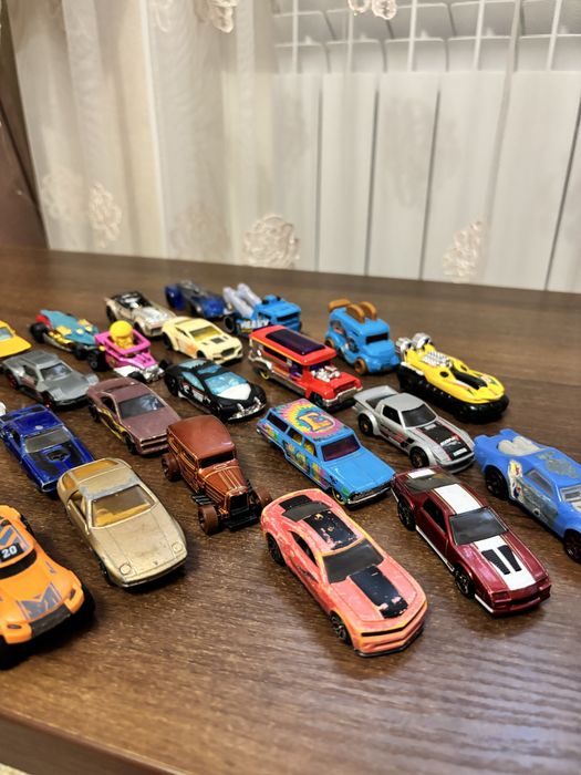 Машинки Hot WHEELS