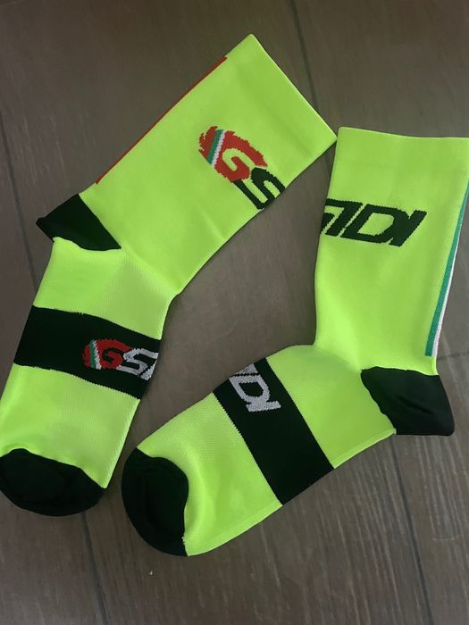 Skarpetki SiDi kolarskie rowerowe buty Rapha giro zielone fuksja