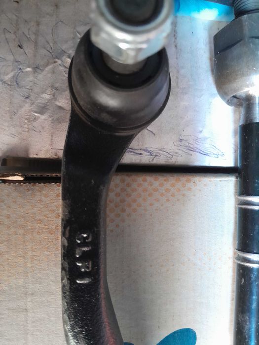 наконечник правый рулевой тяги и тяга гидроусилителя Chevrolet Aveo,