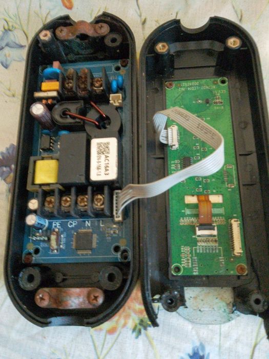 Зарядний пристрій для автомобіля не робочий на запчастини