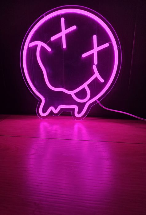 Lampa LED neon uśmiech 28x32cm