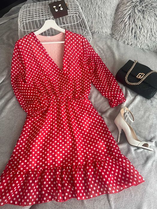 40 L Polska produkcja sukienka damska czerwona w groszki
