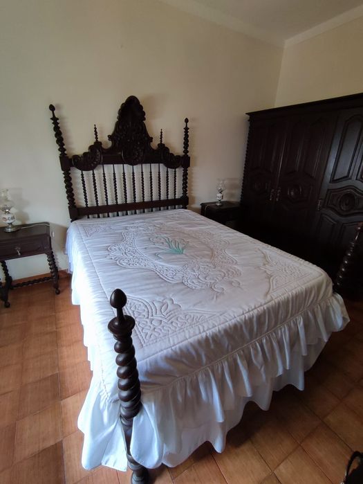 Mobília de quarto antigo completo