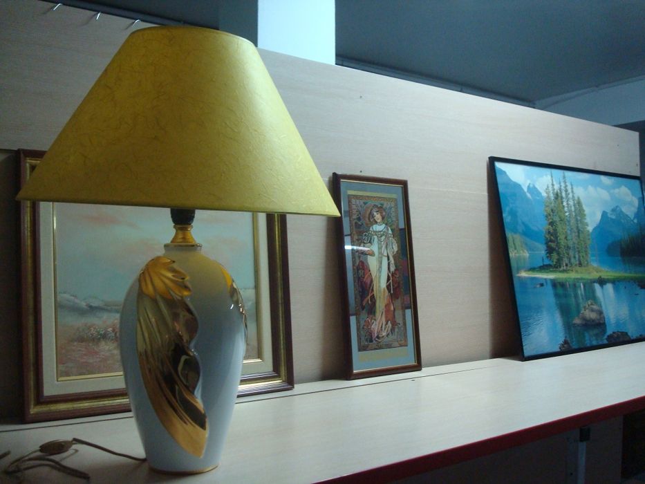 Candeeiro único em porcelana fina