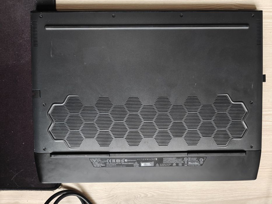 Ноутбук alienware m15 r3