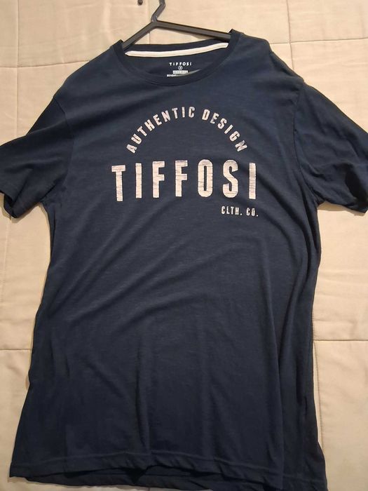 T-shirt Tiffosi preta