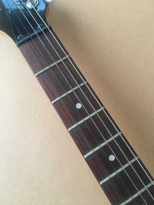 Guitarra elétrica Ebanez EX series, para esquerdinos.