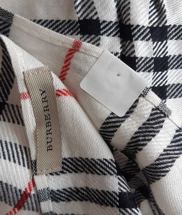 Burberry оригинальный шелковый шарф