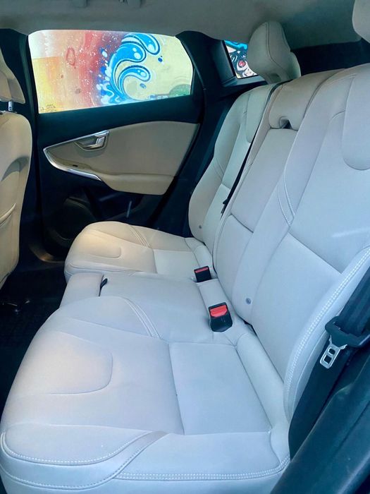 VOLVO  V40 Cross Country 2.0D D3 2013r Bezwypadek Automat