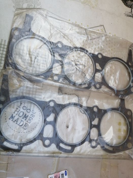 2 tampas de válvulas e 2 juntas de cabeça  motor V6