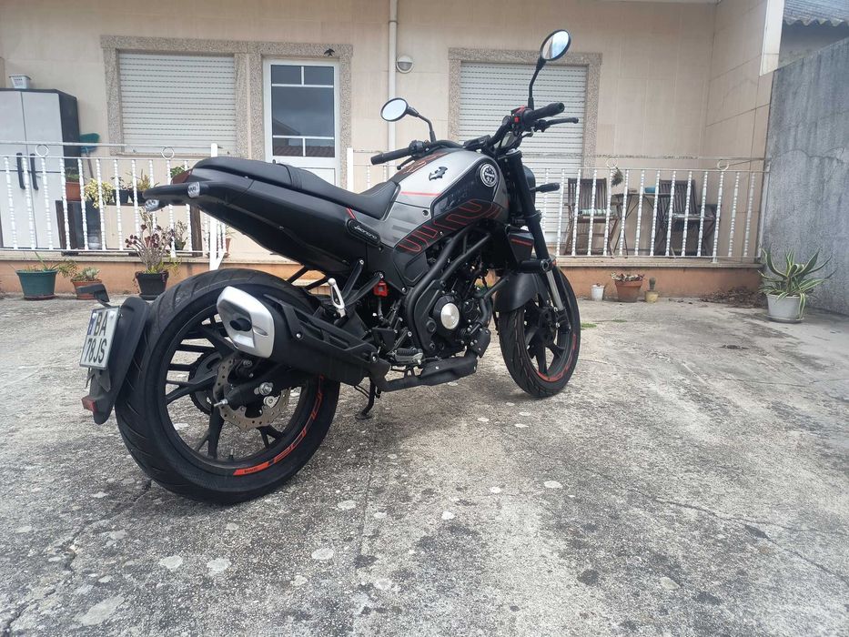 Moto Benelli leoncino 125