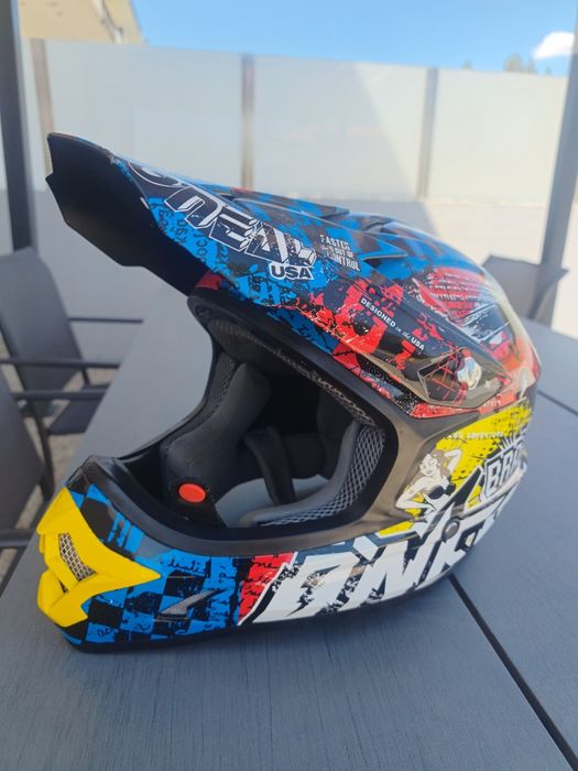 Capacete O'NEAL, tamanho M.