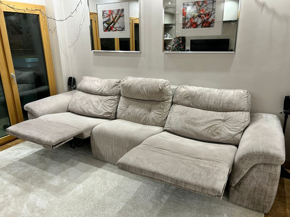 Sofá de 3 almofadas com 2 relax eletrico
