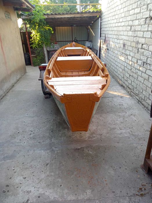 Лодка плоскодонка дюралевая, моторная.