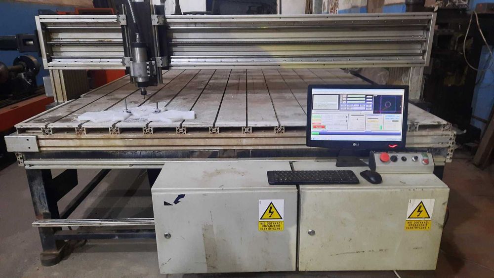 Фрезерний верстат по пластику,  дереву 2040